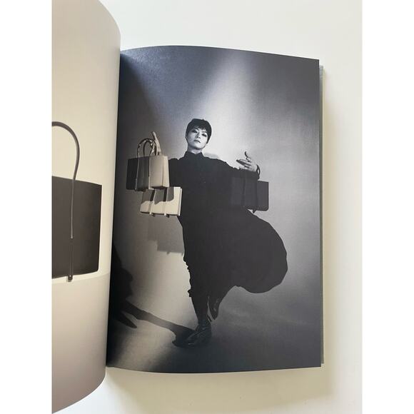 Yohji Yamamoto discord Spring/Summer Collection 2019 look book - Picture 4 of 4